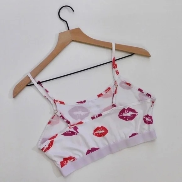 NEW!! HOT LIPS Lipstick Kiss Cropped Loungewear Two Piece Set Top Shorts Medium - Picture 7 of 10